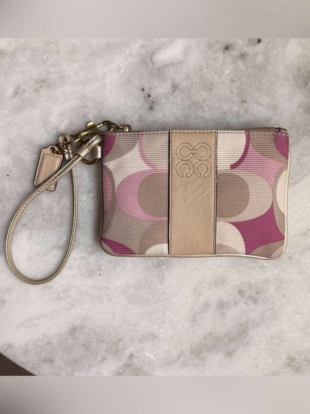 Coach Signature Julia Op Art Wristlet 💕💜